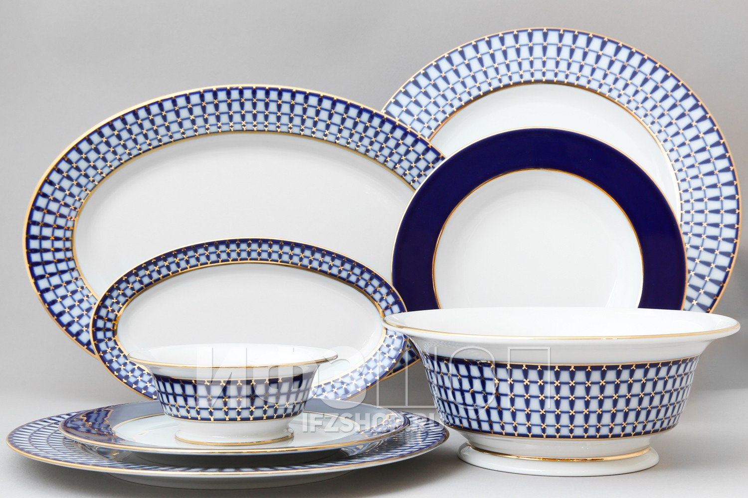золотой гербовый сервиз ифз. 4 персоны 12 предметов зеленый. ифз белый сервиз. столовый сервиз императорский фарфоровый завод. столовый императорский фарфоровый сервиз.